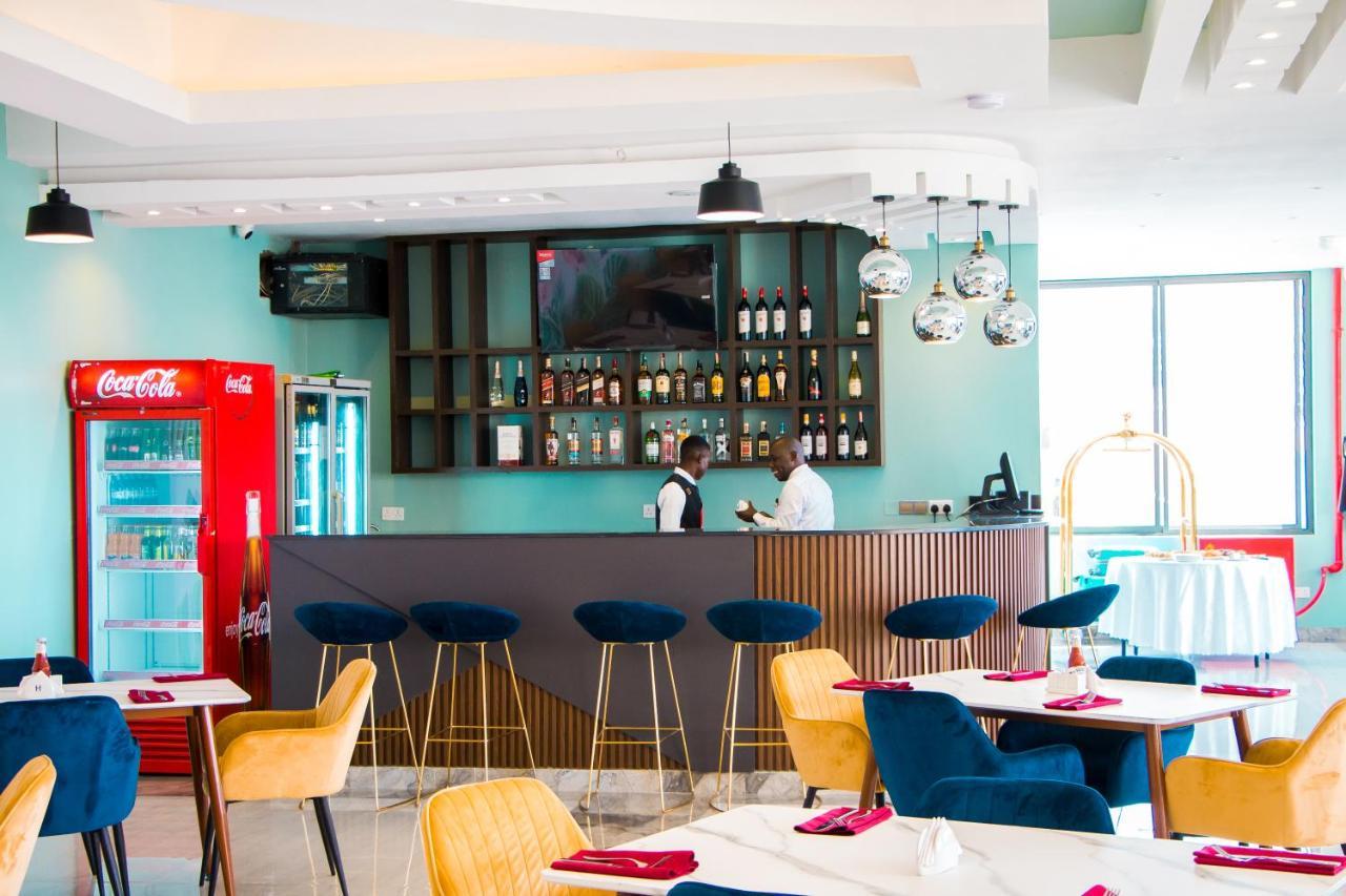 Hotel Horizon Ентебе Екстериор снимка