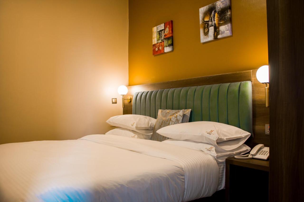 Hotel Horizon Ентебе Екстериор снимка