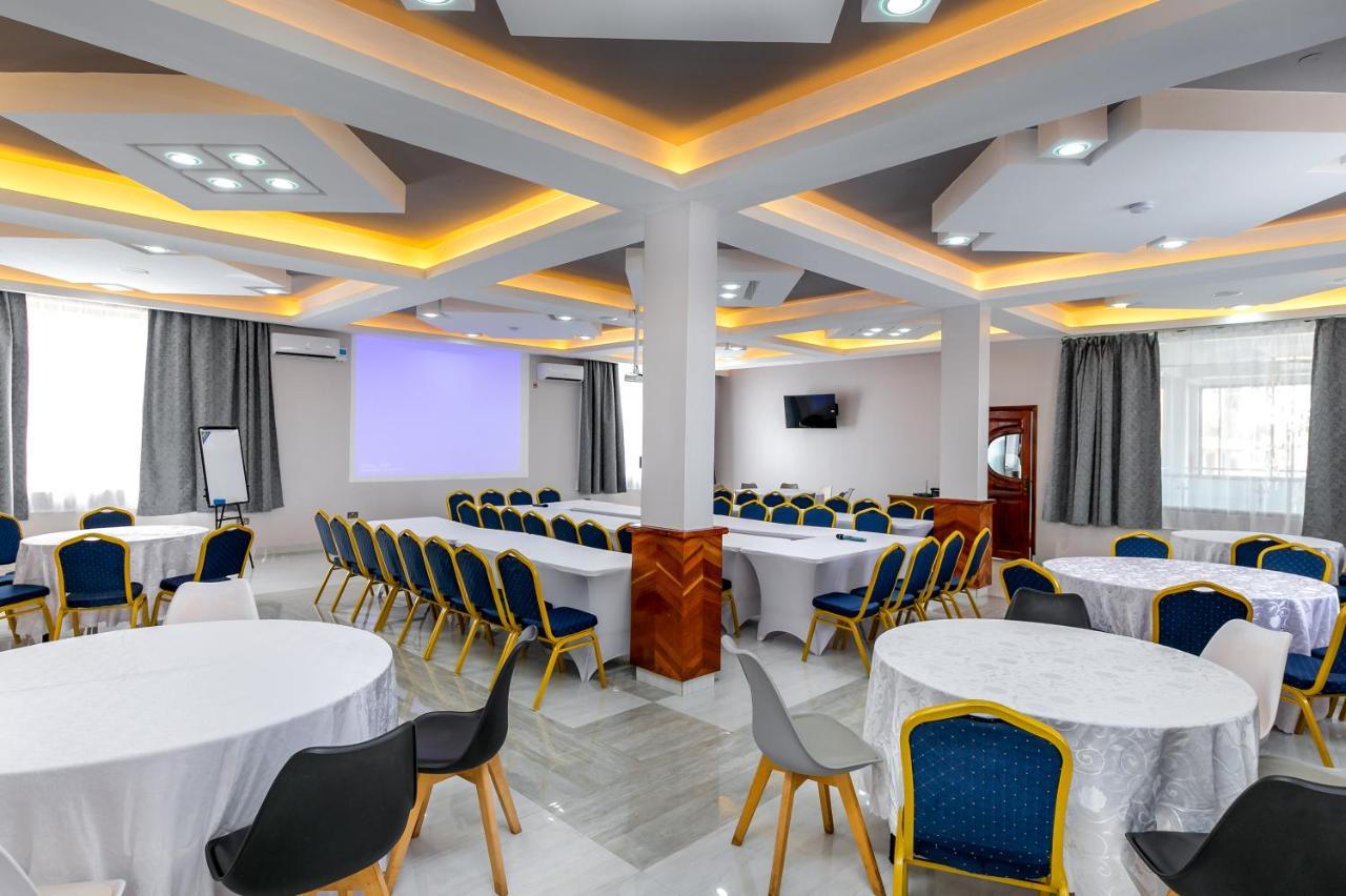 Hotel Horizon Ентебе Екстериор снимка