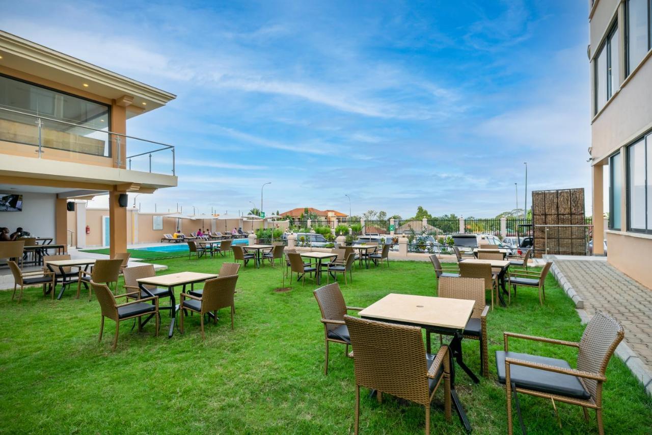 Hotel Horizon Ентебе Екстериор снимка