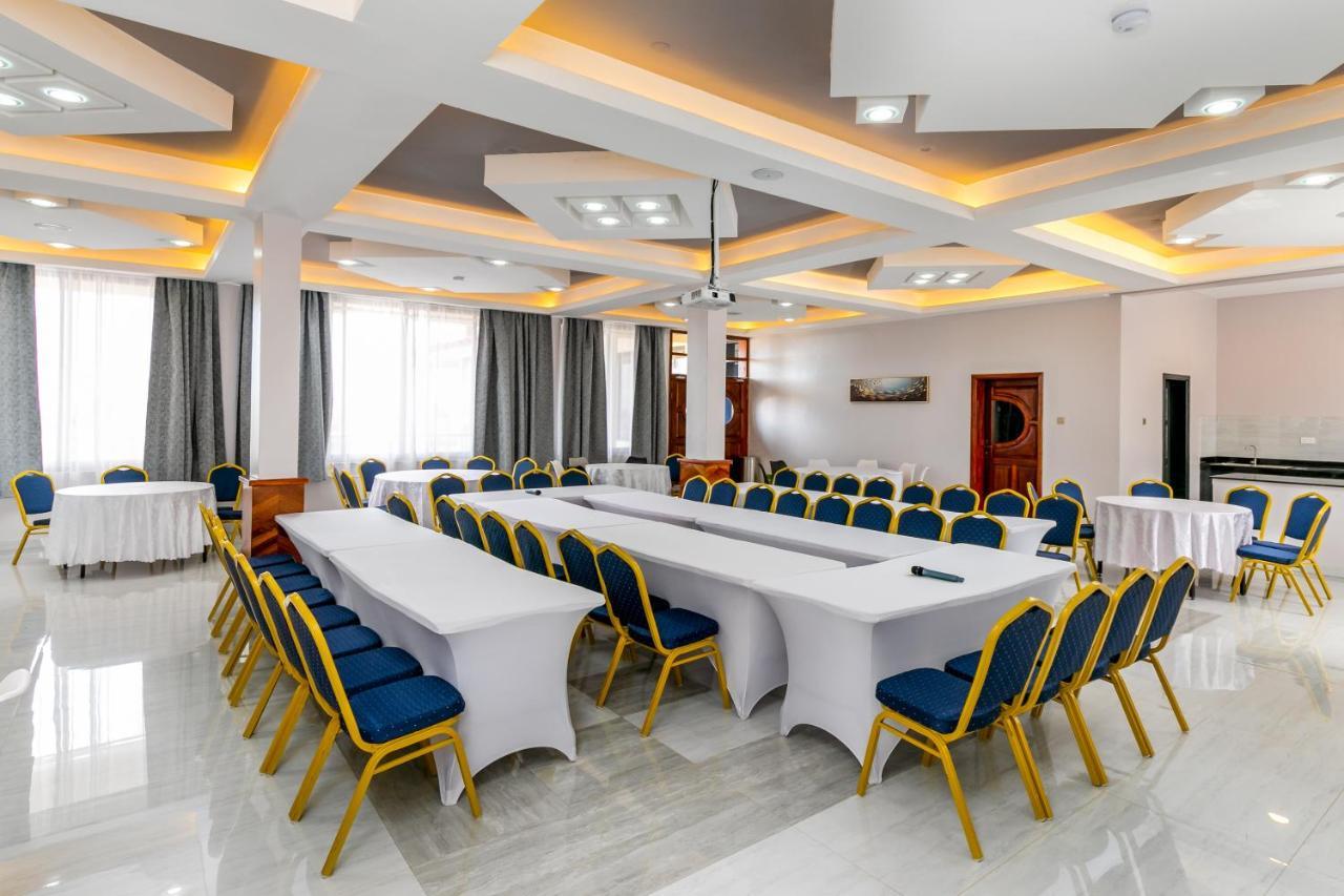 Hotel Horizon Ентебе Екстериор снимка
